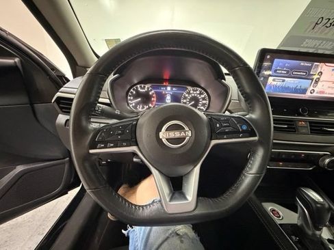Used 2024 Nissan Altima 2.5 SV w/ SV Premium Package FWD image 16