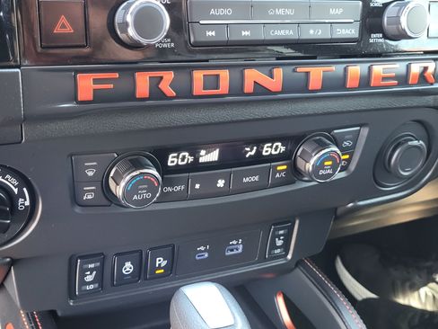 Certified 2025 Nissan Frontier PRO-4X w/ Pro Premium Package AWD/4WD image 18