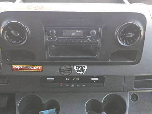 Used 2019 Mercedes-Benz Sprinter 170 image 15