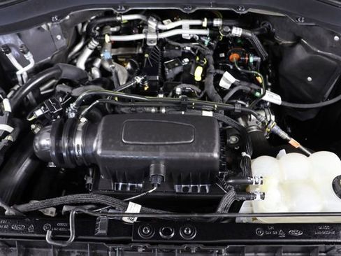 Used 2021 Ford Explorer XLT image 25