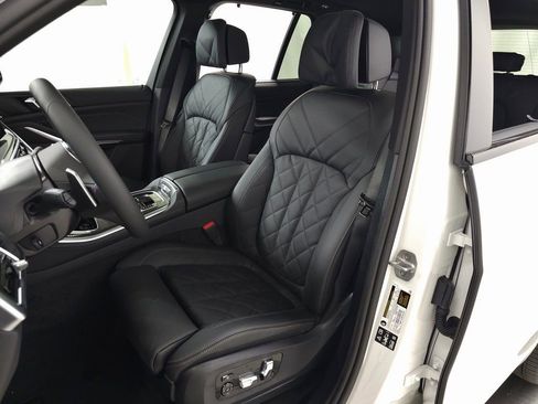 Used 2026 BMW X5 M60i image 12