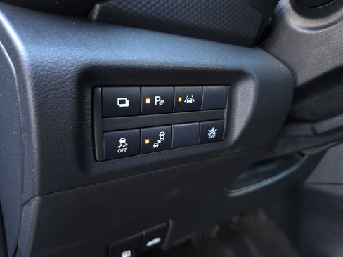 Used 2021 Nissan Kicks S image 14