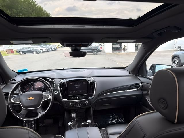 Used 2023 Chevrolet Traverse Premier AWD/4WD image 25