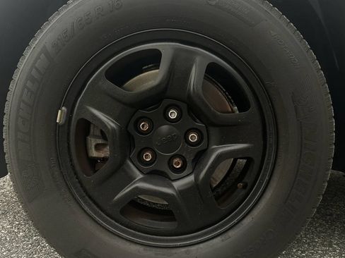 Used 2015 Jeep Renegade Sport w/ Power & Air Group AWD/4WD image 17