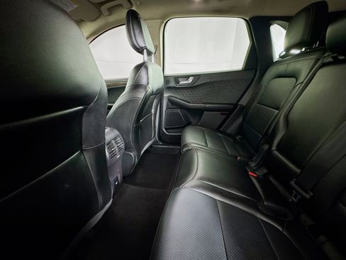 Used 2020 Ford Escape Titanium image 24