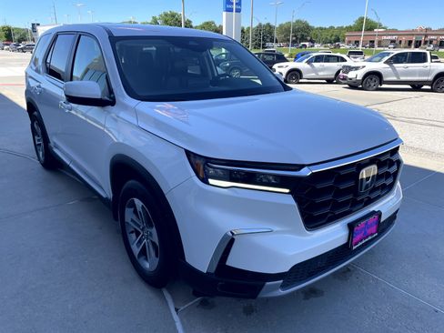 Used 2024 Honda Pilot EX-L image 4