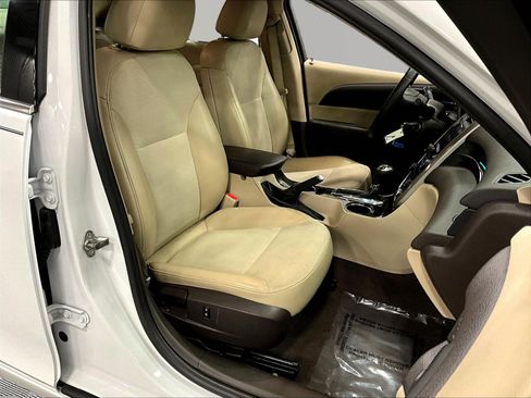Used 2016 Chevrolet Malibu LT FWD image 28