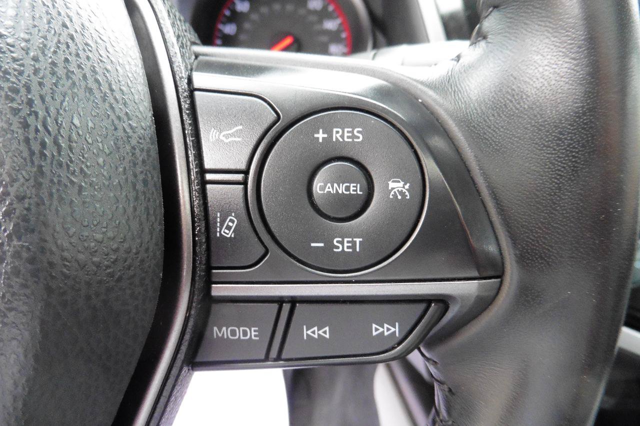 Used 2023 Toyota Camry XSE FWD image 8
