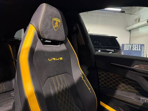 Used 2024 Lamborghini Urus Performante image 42