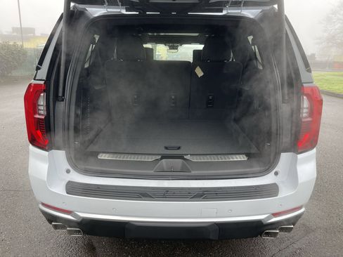 New 2026 GMC Yukon XL Denali w/ Denali Reserve Package AWD/4WD image 63