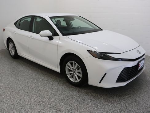 Certified 2025 Toyota Camry LE FWD image 4