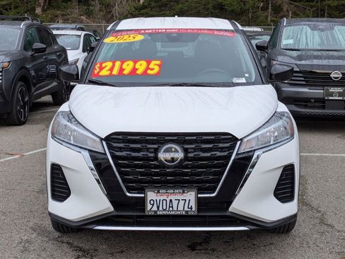 Certified 2025 Nissan Kicks Play S image 8