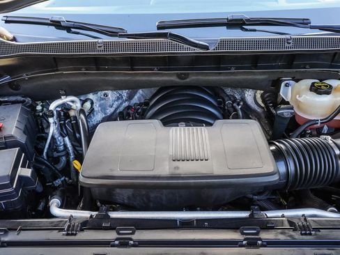 Used 2025 Chevrolet Suburban Premier AWD/4WD image 23