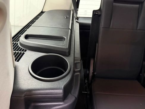 Used 2016 Land Rover LR4 HSE image 23