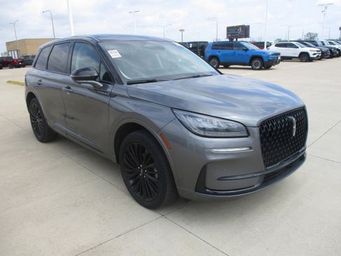 Used 2023 Lincoln Corsair AWD w/ Equipment Group 101A image 6