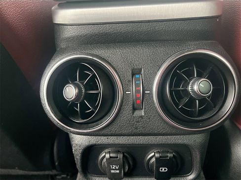 Used 2021 Kia Stinger GT1 image 27