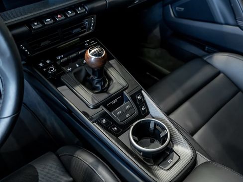 Certified 2025 Porsche 911 Carrera T RWD image 20
