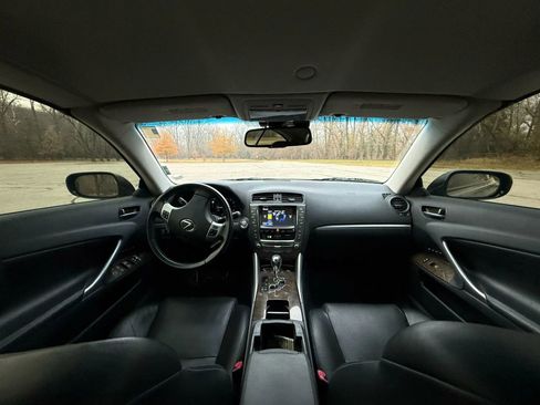 Used 2013 Lexus IS 350C w/ Luxury Pkg image 16