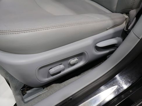 Used 2006 Buick LaCrosse CXL w/ Driver Confidence Package FWD image 12