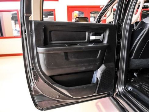 Used 2019 RAM 2500 Tradesman w/ Chrome Appearance Group image 41