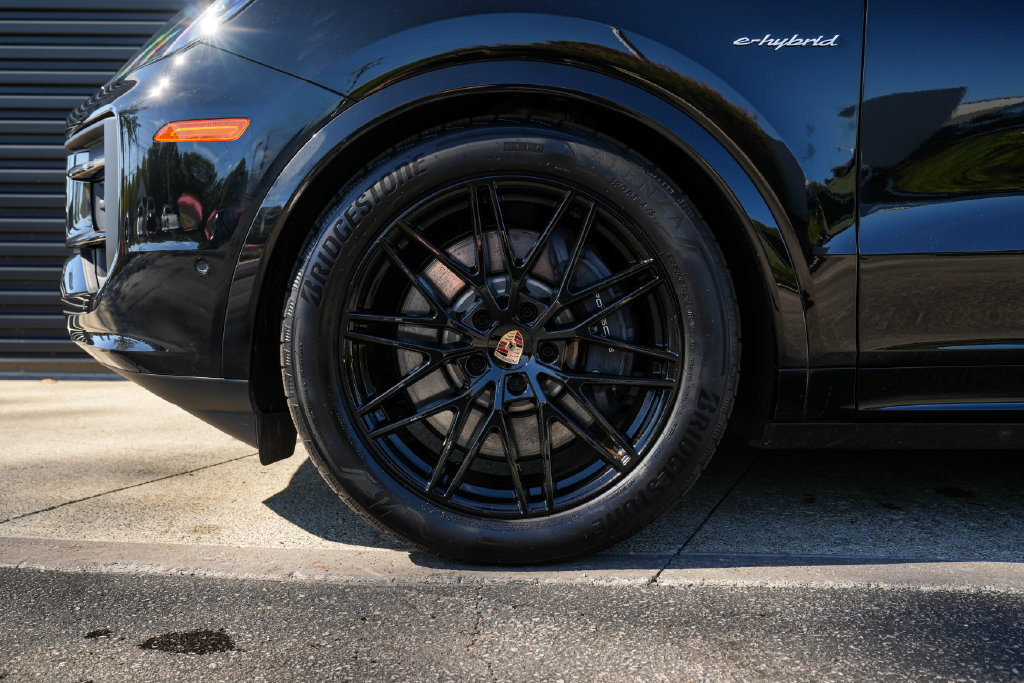 Certified 2026 Porsche Cayenne E-Hybrid AWD/4WD image 11
