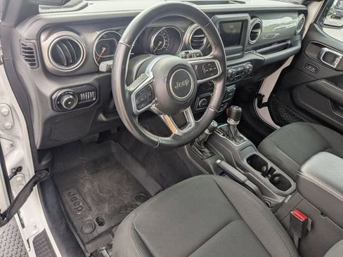 Used 2021 Jeep Wrangler Unlimited Sahara w/ Dual Top Group AWD/4WD image 10