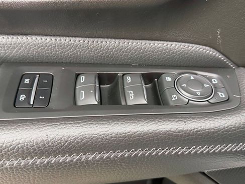 Used 2021 GMC Yukon XL Denali w/ Denali Premium Package RWD image 15