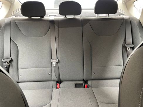 Used 2025 Kia K4 LXS image 37