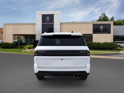 New 2026 Lincoln Navigator L Black Label AWD/4WD image 6