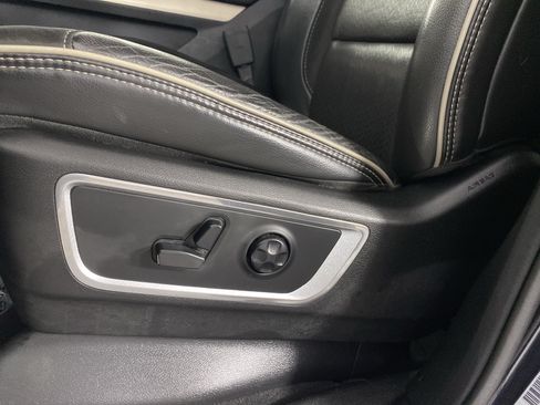 Used 2019 RAM 1500 Laramie w/ Sport Appearance Package AWD/4WD image 17