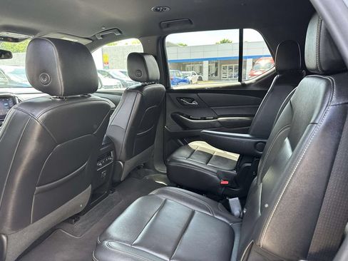 Used 2023 Chevrolet Traverse LT AWD/4WD image 8