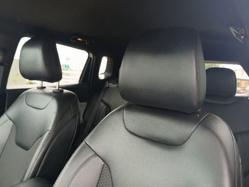 Used 2024 Jeep Compass Latitude AWD/4WD image 25