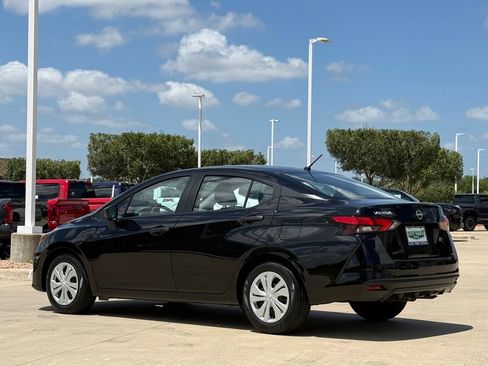 Used 2025 Nissan Versa S FWD image 3