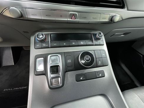 Used 2021 Hyundai Palisade SEL w/ Convenience Package FWD image 16