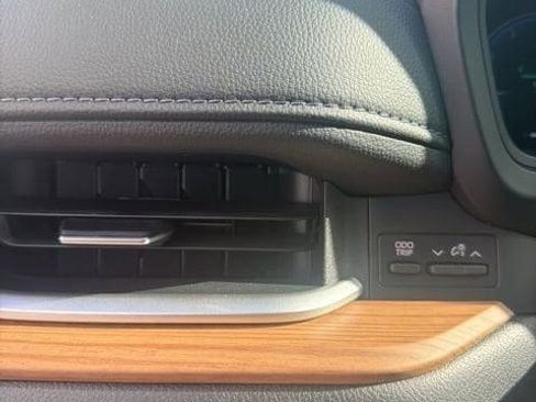 Used 2025 Toyota Grand Highlander FWD image 6