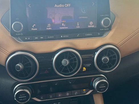 Used 2020 Nissan Sentra SV w/ SV Premium Package image 7