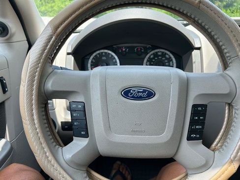 Used 2010 Ford Escape XLT AWD/4WD image 18