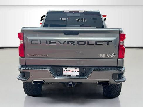 Used 2019 Chevrolet Silverado 1500 High Country w/ Technology Package AWD/4WD image 6