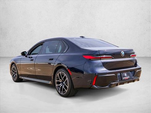 Used 2023 BMW 740i RWD image 7
