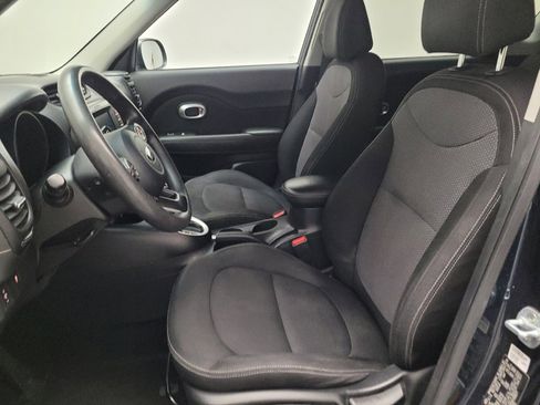 Used 2019 Kia Soul + image 17