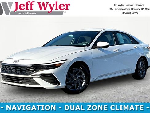 Used 2024 Hyundai Elantra SEL FWD image 1
