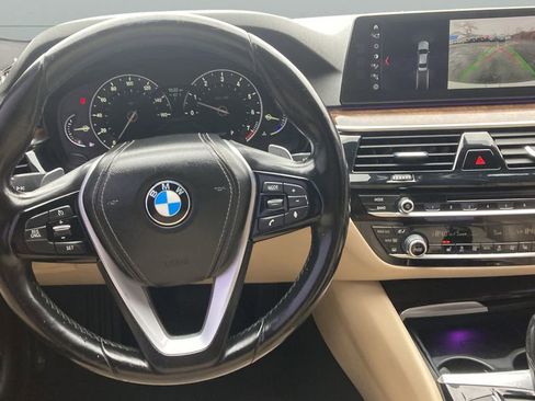 Used 2017 BMW 530i RWD image 25