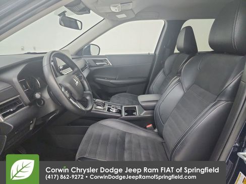 Used 2024 Mitsubishi Outlander SE image 18