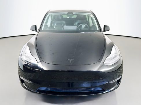 Used 2021 Tesla Model Y Long Range AWD/4WD image 2