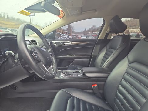 Used 2020 Ford Fusion SEL image 11