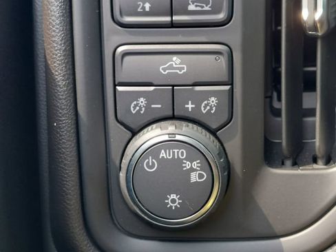Used 2023 Chevrolet Silverado 1500 Custom AWD/4WD image 24