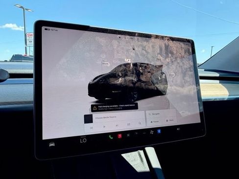 Used 2024 Tesla Model Y Long Range AWD/4WD image 9