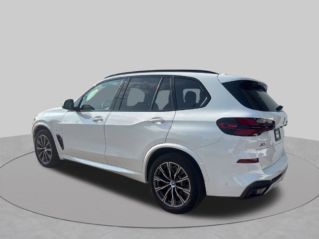 Used 2024 BMW X5 xDrive50e w/ M Sport Package AWD/4WD image 3
