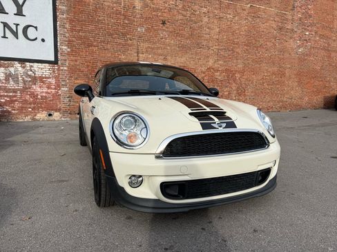 Used 2015 MINI Cooper Coupe S image 2