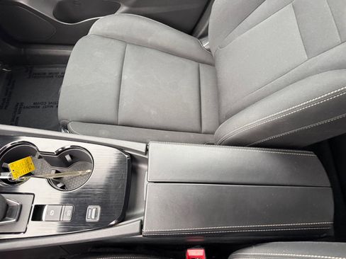 Used 2024 Nissan Rogue S image 14